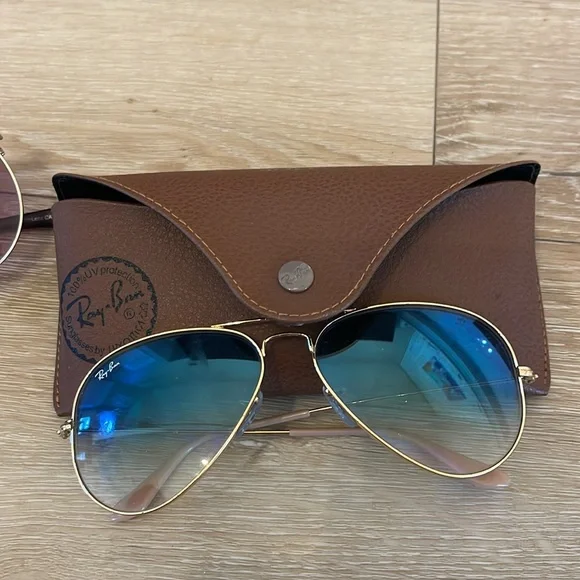Ray-Ban Aviator Sunglasses with Gradient Blue Lenses - Picture 2 of 4